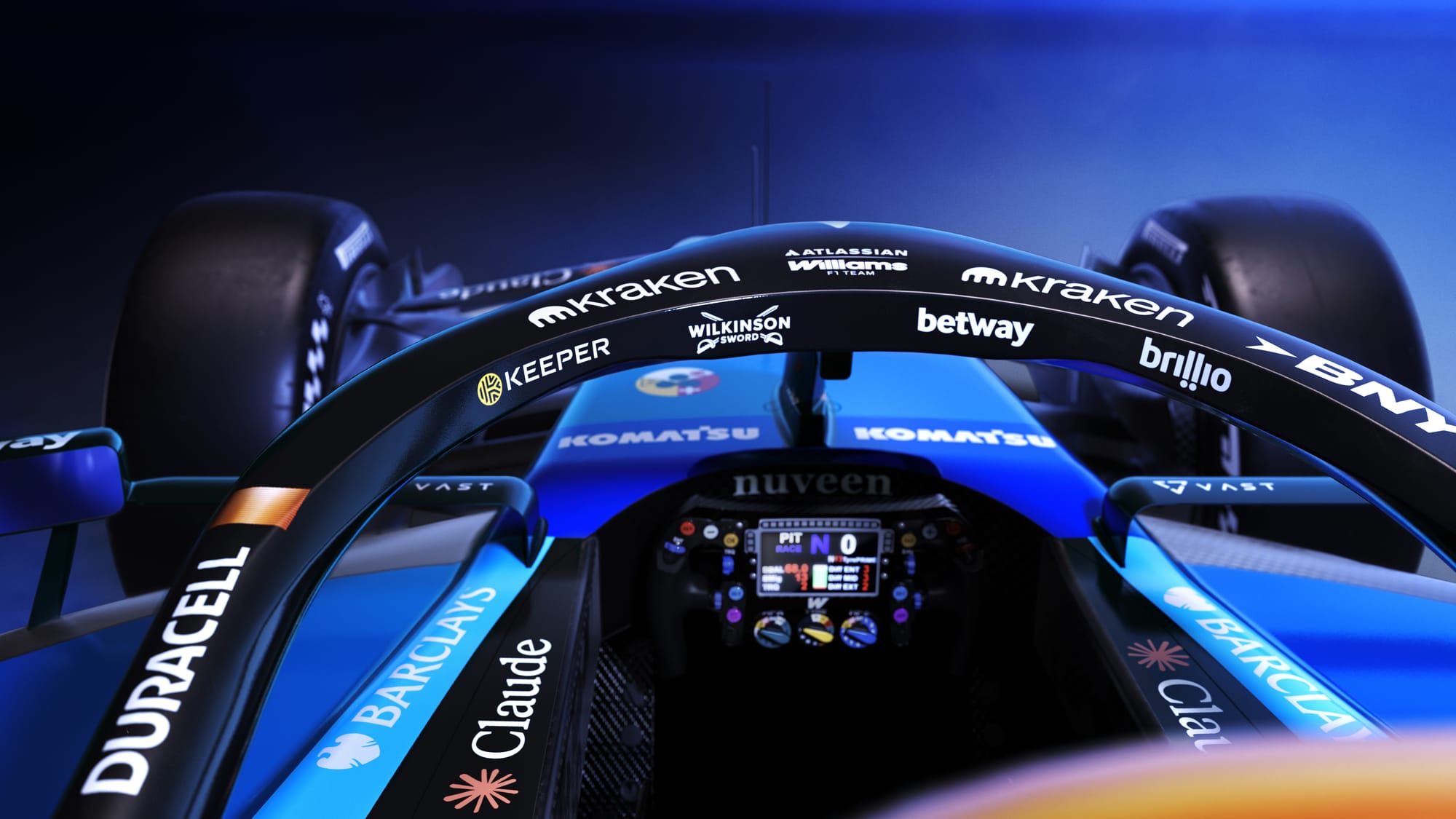 Aston Martin dévoile la nouvelle livrée de l'AMR26 signée Newey, un hommage vibrant malgré l'adversité - carblogfr.live découvrez la nouvelle livrée spectaculaire de l'amr26 dévoilée par aston martin et conçue par adrian newey pour la saison de formule 1.