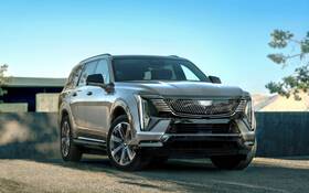 découvrez pourquoi cadillac est en retrait face à ses concurrentes dans le secteur automobile et analysez les défis auxquels la marque fait face.
