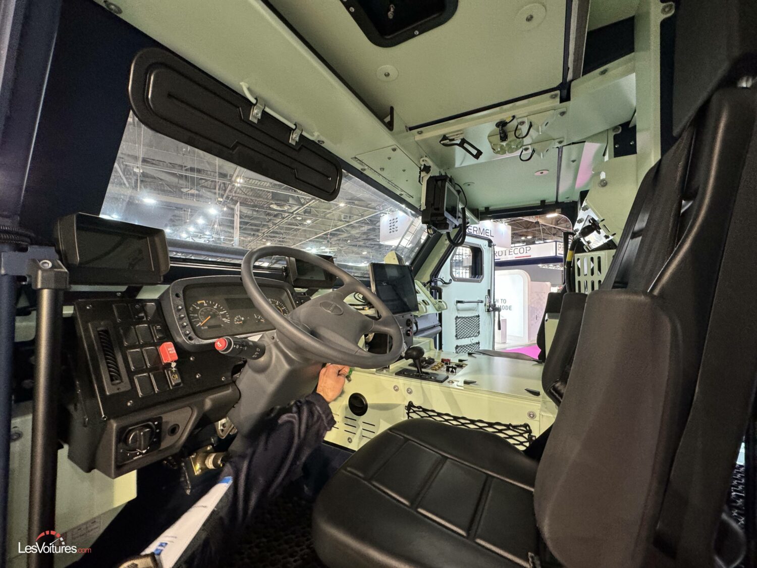 Essai du Centaure VIPG de la Gendarmerie : Plongée dans l'univers du Grand Bleu - carblogfr.live découvrez l'essai exclusif du centaure vipg, un véhicule d'intervention spécialement conçu pour la gendarmerie, alliant performance et sécurité.