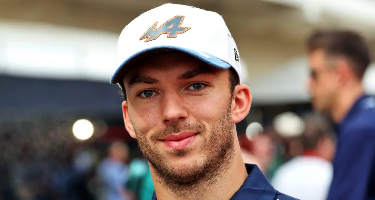 découvrez les critiques d'alexandre gasly à l'encontre de steve nielsen, analysant les tensions et les enjeux au sein de l'équipe de formule 1.