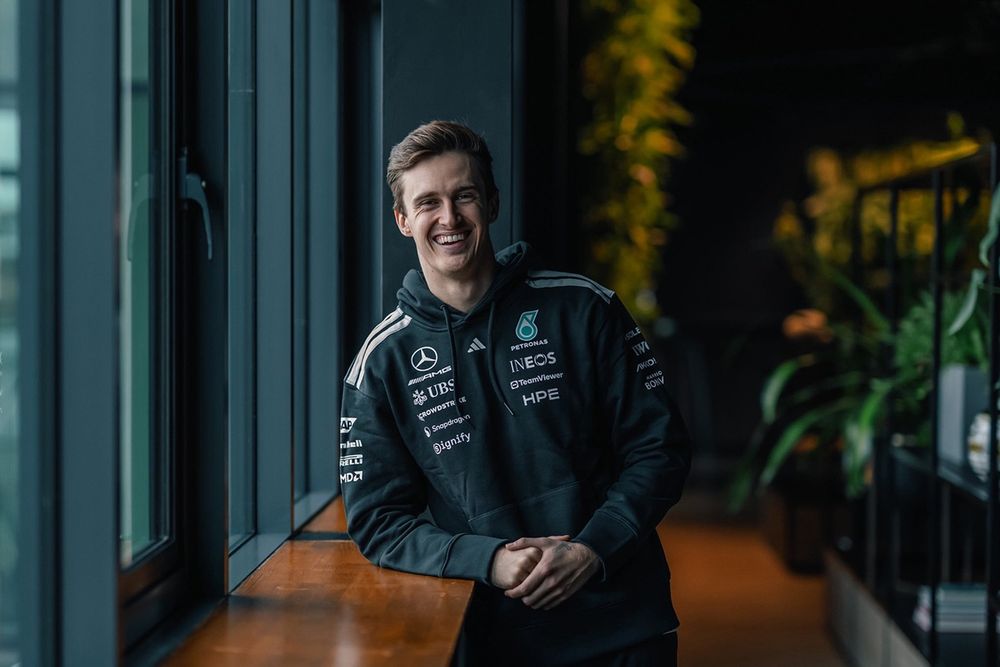 Théo Pourchaire fait son grand retour en Formule 1 grâce à Mercedes - carblogfr.live découvrez le retour spectaculaire de théo pourchaire en formule 1 avec l'équipe mercedes, une nouvelle étape prometteuse dans sa carrière.