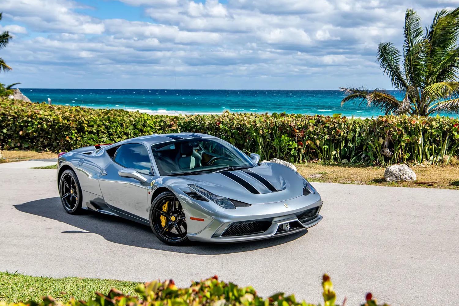 Un triomphe éclatant pour la vente RM Sotheby's au Palm Beach Cavallino Classic - carblogfr.live découvrez le triomphe exceptionnel de la vente rm sotheby's à palm beach, où des voitures de collection rares ont atteint des records de prix.
