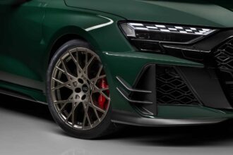 Audi célèbre un demi-siècle d'excellence avec la RS 3 Competition Limited et son moteur 5 cylindres emblématique - carblogfr.live découvrez l'audi rs3 competition, symbole de 50 ans d'excellence automobile, équipée d'un puissant moteur 5 cylindres alliant performance et design exceptionnel.