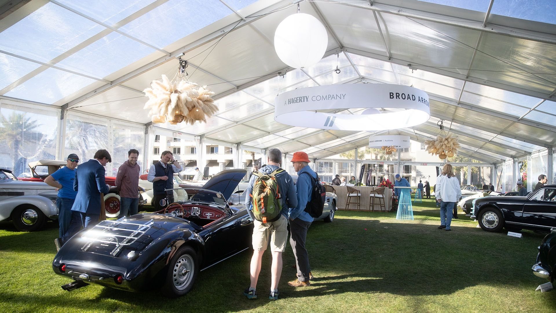 Broad Arrow Auctions signe une vente historique à Amelia Island - carblogfr.live découvrez la vente historique broad arrow auctions à amelia island, un événement incontournable pour les passionnés de voitures de collection et d'automobiles rares.
