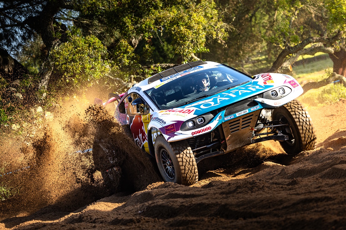 nasser al-attiyah se prépare avec enthousiasme pour le rallye raid au portugal, prêt à relever les défis de cette compétition exigeante.