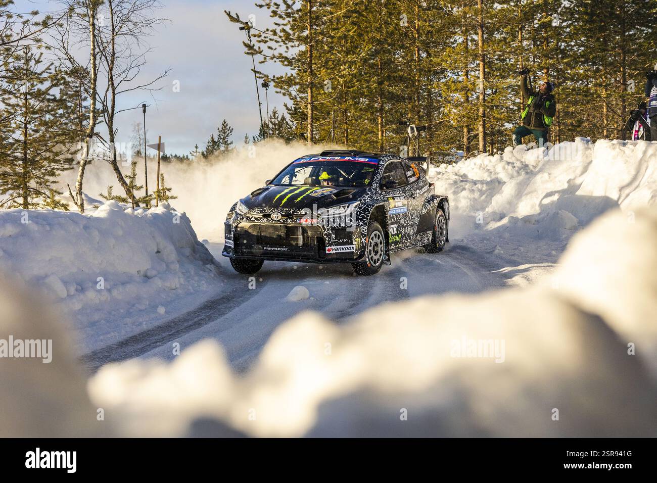 Rallye de Suède : Oliver Solberg découvre avec surprise la dureté du parcours sur son terrain natal - carblogfr.live découvrez comment oliver solberg fait face aux défis extrêmes et à la dureté du rallye de suède dans une aventure pleine d'intensité et de passion.