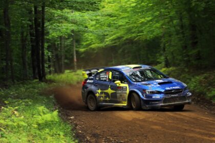 Rallye de Suède : Oliver Solberg découvre avec surprise la dureté du parcours sur son terrain natal - carblogfr.live oliver solberg fait face aux défis extrêmes du rallye de suède, découvrant la dureté et les conditions exigeantes de cette compétition légendaire.