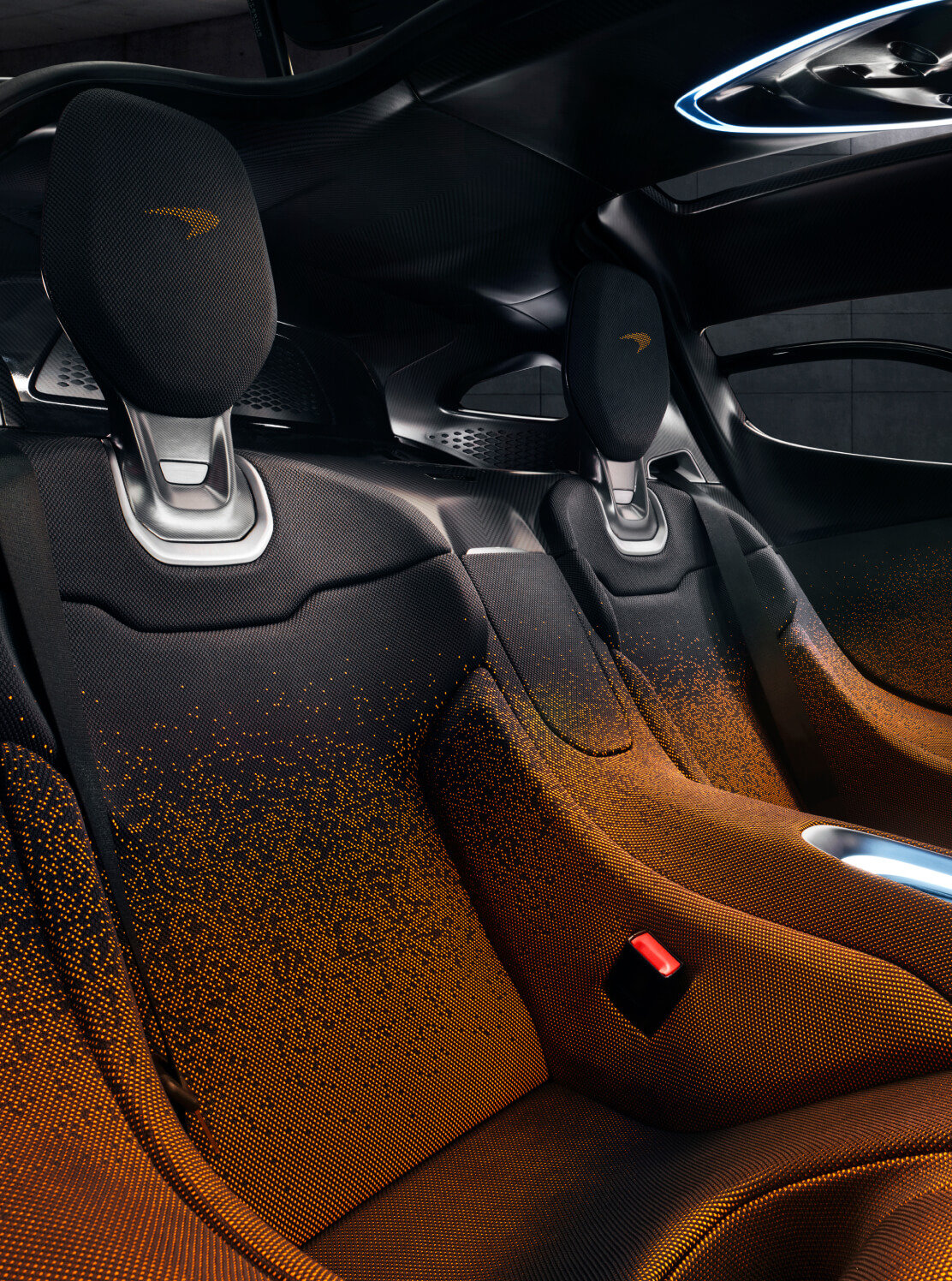 Adoptez la sensation McLaren W1 avec ce modèle d'exception au 1:8 - carblogfr.live découvrez la sensation unique de la mclaren w1 au 1:8, un modèle réduit alliant précision et passion pour les amateurs de voitures de collection.