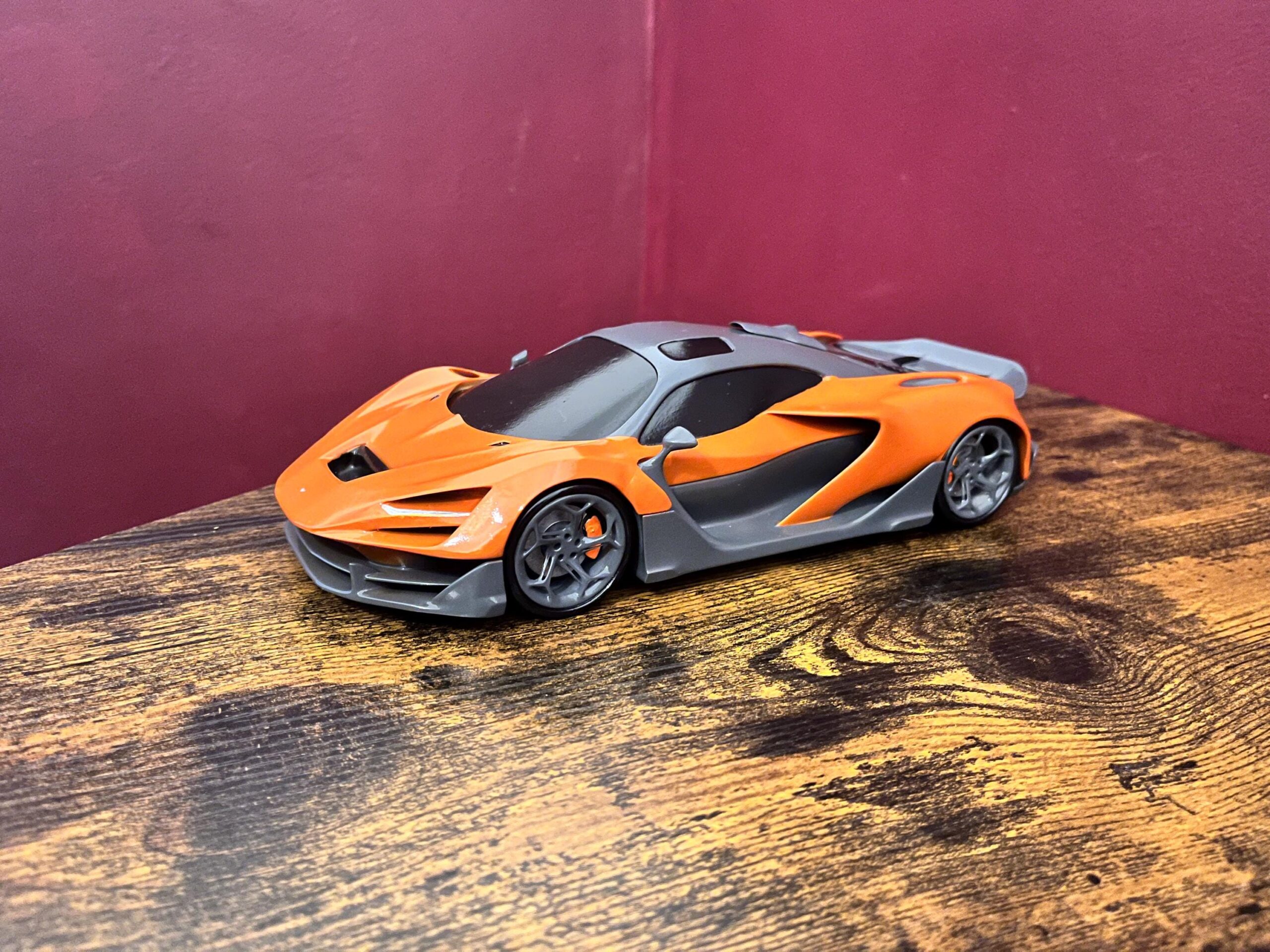 Adoptez la sensation McLaren W1 avec ce modèle d'exception au 1:8 - carblogfr.live découvrez la sensation unique de la mclaren w1 au format 1:8, un modèle réduit alliant précision et détails exceptionnels pour les passionnés de voitures de sport.