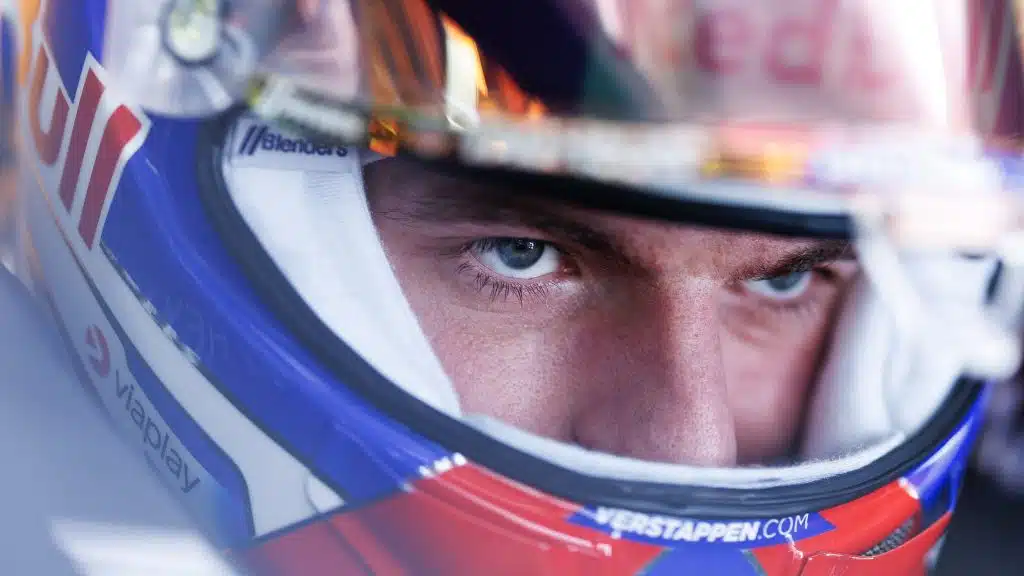 Verstappen face à un dilemme majeur concernant son avenir en F1 - carblogfr.live découvrez les perspectives et les enjeux concernant l'avenir de max verstappen en formule 1, son évolution, ses ambitions et les défis à venir dans sa carrière de pilote.